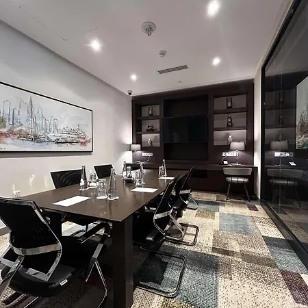 Hampton By Hilton Dubai Al Barsha-2