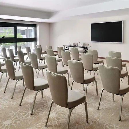 Moevenpick Hotel Apartments Downtown Dubai-3