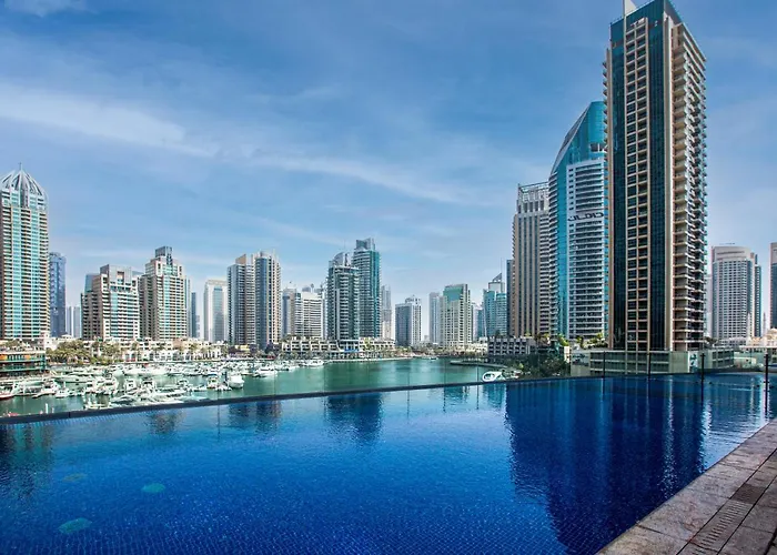 Cayan Tower, Dubai Marina
