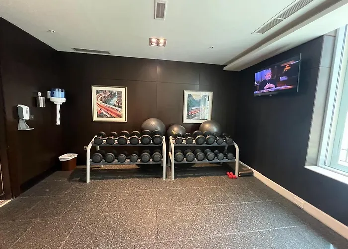 Luxury 2Br Burj Khalifa Fountain View With Pool, Gym, And Near Mall