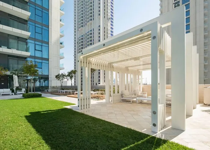 Luxurious Beachfront Apartment