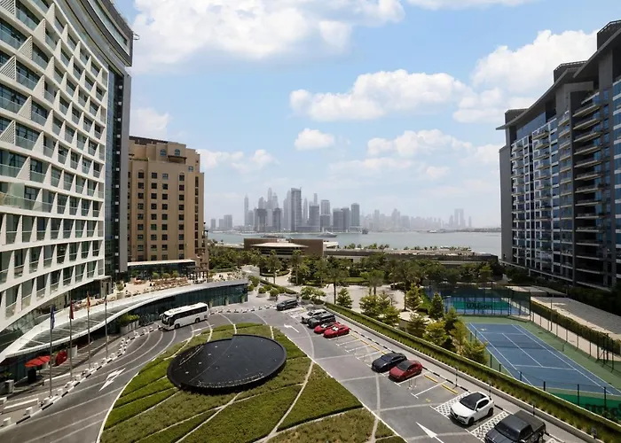 Chic Palm Studio With Sea View & Infinity Pool