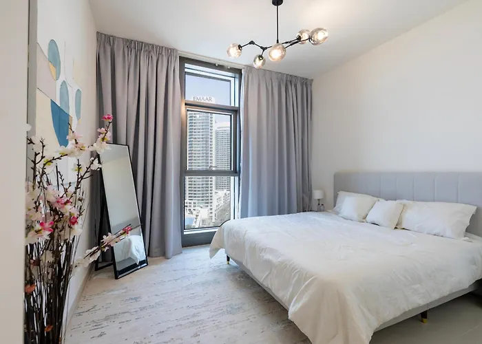 Burj Crown 2Br Apartment With Panoramic Burj Khalifa View