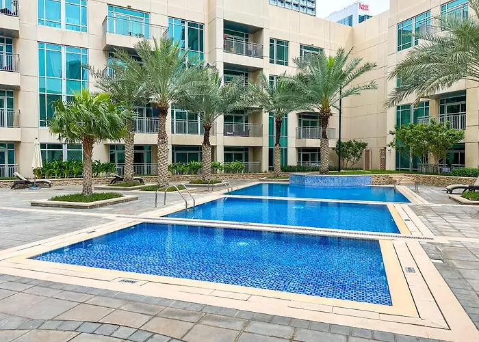 Boutique Living - Burj Views - Renovated