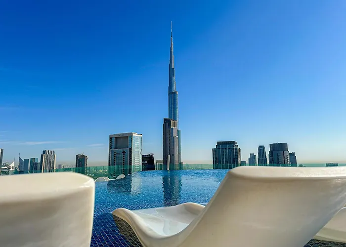 Luxury s With Rooftop Pool In Paramount Hotel Midtown By Aurora