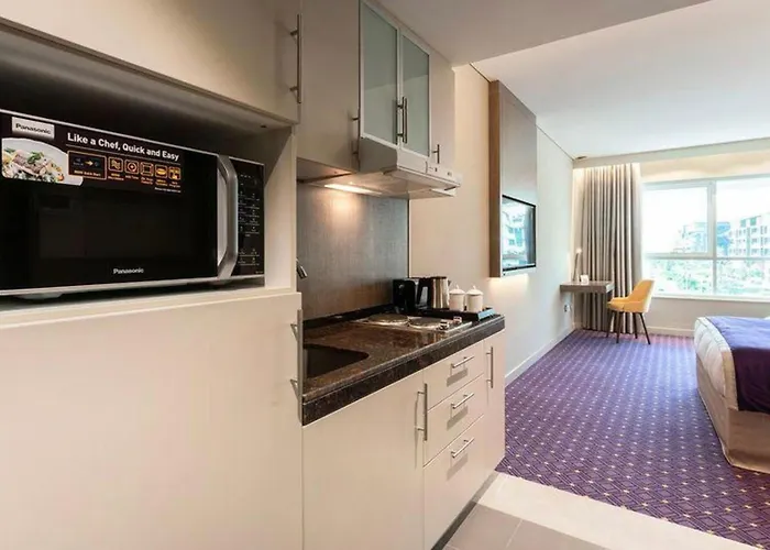 Leva And Suites, Opposite Downtown