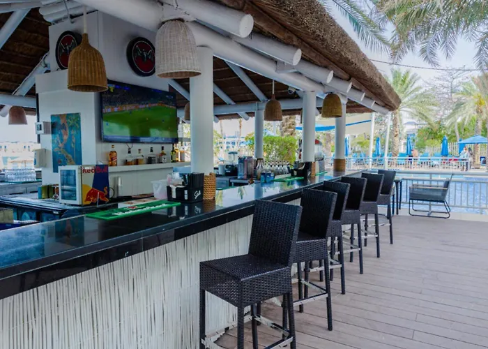 Club Vista Mare, Free Riva Beach Club Access