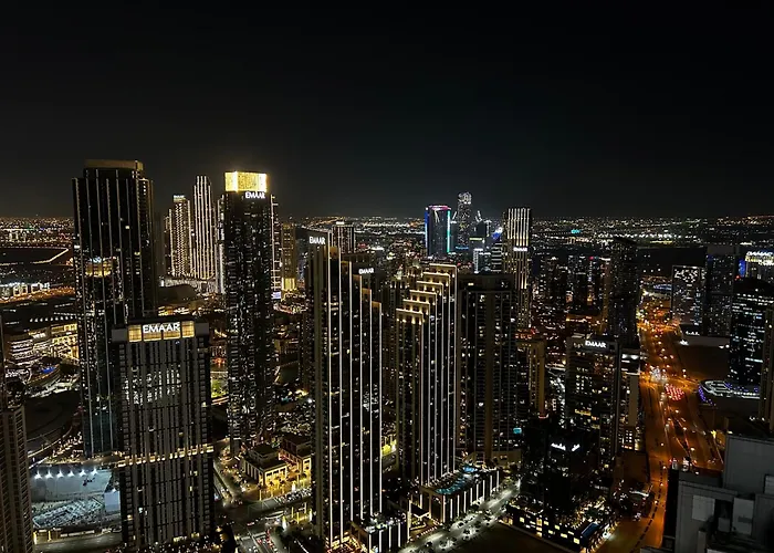 Luxury Stay With Burj Khalifa Views & Infinity Pool Dubaj, Zjednoczone Emiraty Arabskie