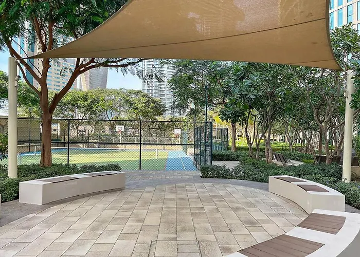 Luxury 4Br Flat, Downtown , Pool, Gym, Ps5, Sleeps 11 Guests