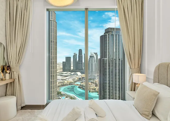 Skyline Serenity Holiday Home I Burj Khalifa Bliss I 4 Bedroom s I Burj Khalifa & Fountain Views I Free Gym, Pool, Parking And Wifi