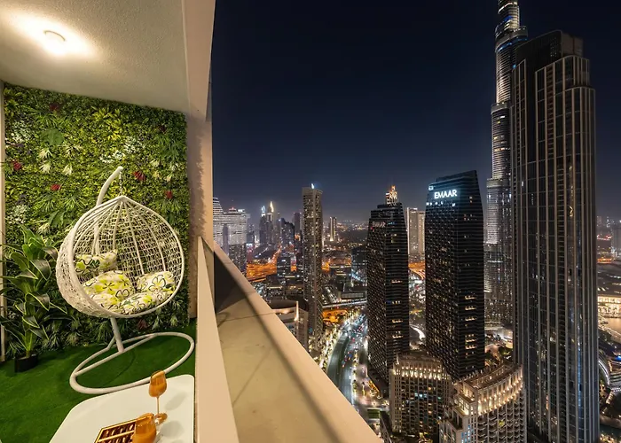 Skyline Serenity Holiday Home I Burj Khalifa Bliss I 4 Bedroom s I Burj Khalifa & Fountain Views I Free Gym, Pool, Parking And Wifi