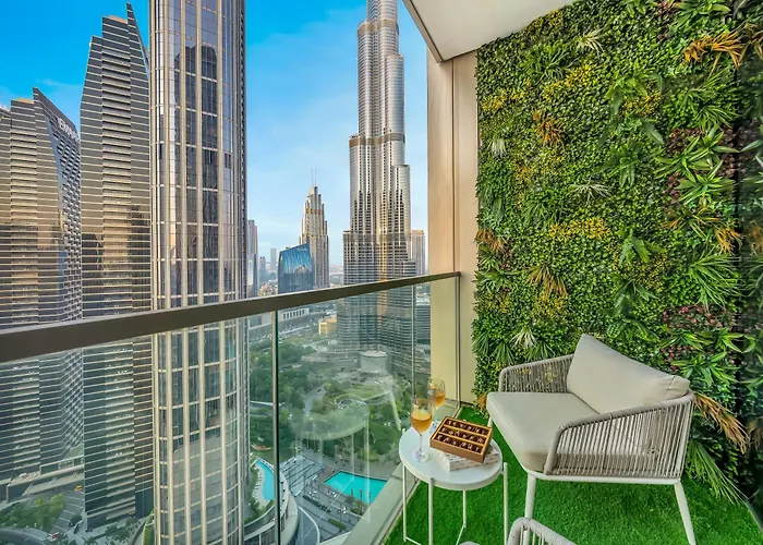 Skyline Serenity Holiday Home I Grandeur 2 Bedroom Apartments I Burj Khalifa & Fountain Views I Free Parking, Gym, Pool & Wi-Fi Dubai, Emirati Arabi Uniti