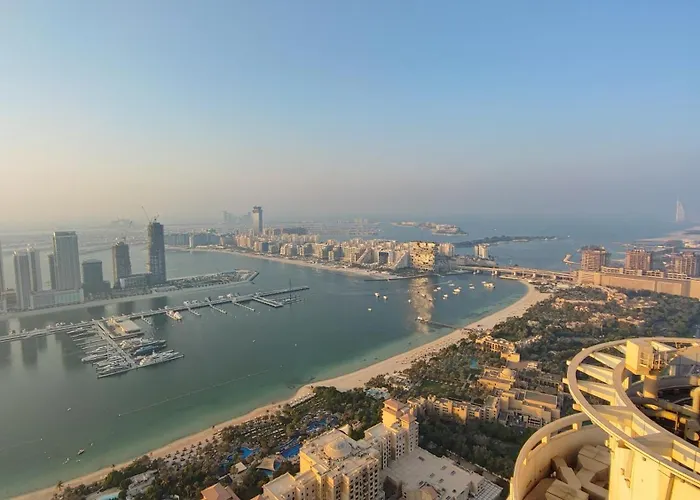 Exquisite, Luxe 1Bd Apartment, Unparalleled Sea Views, Prime Dubai Marina Location & Full Kitchen By "La Buena Vida Holiday Homes