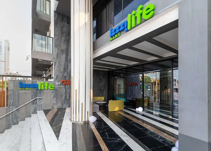Izzzi Life Mint Holiday Home