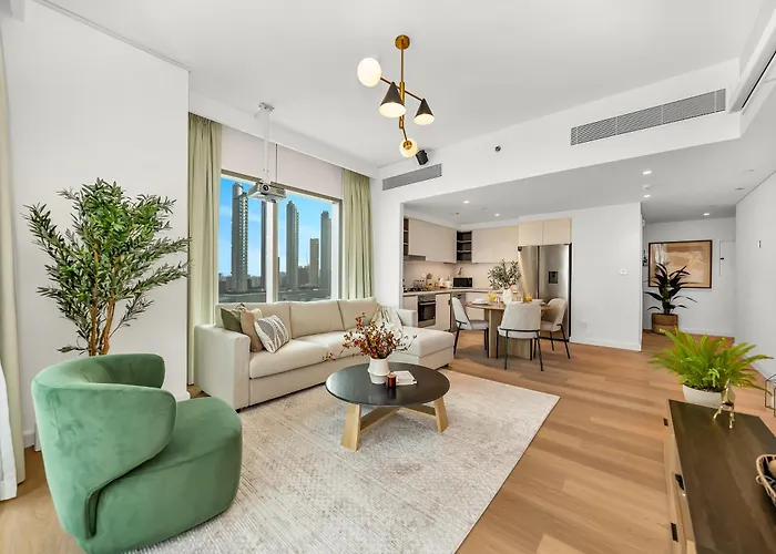 Cinema Suite Luxury 2-Bed Near Dubai Mall