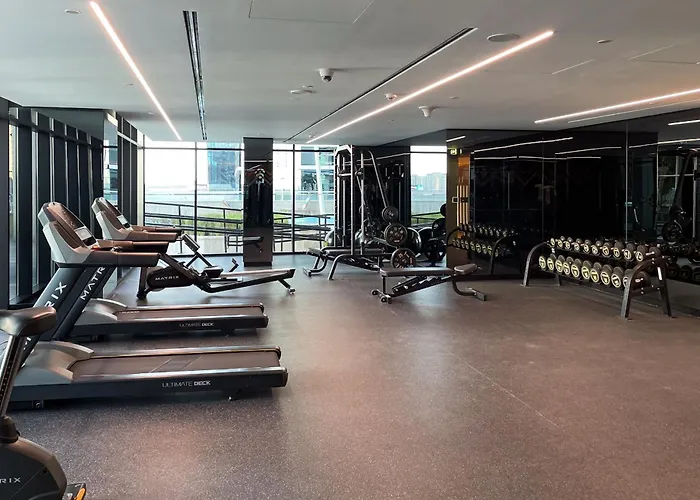 Simply Comfort Vacation Homes Rental In Missoni Top Floor With Sea, Canal And Burj Khalifa Views دبي, الإمارات العربية المتحدة