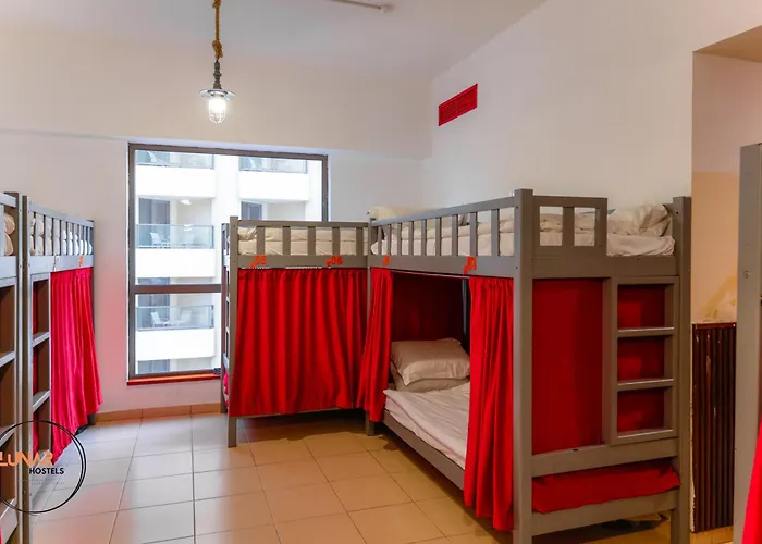 Lunar Hostel - Jbr