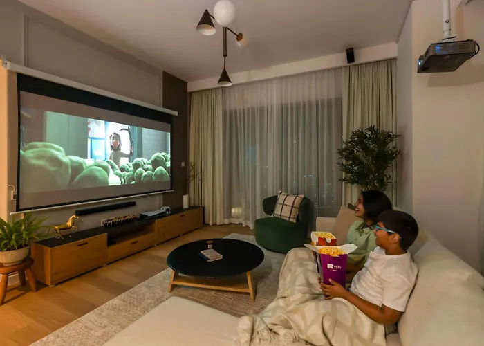 Cinema Suite Luxury 2-Bed Near Dubai Mall