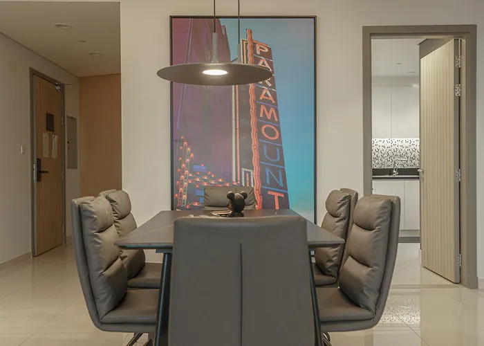 Apartment On High Floor With Burj Khalifa View And Infinity Pool