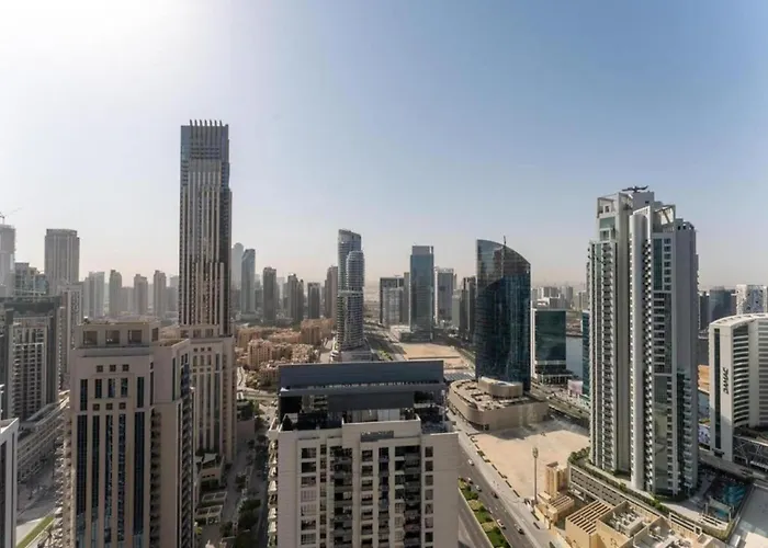 Luxe s Near Dubai Mall, Burj Khalifa - Pool, Gym, & Parking