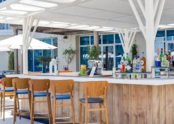 Millennium Lakeview Hotel
