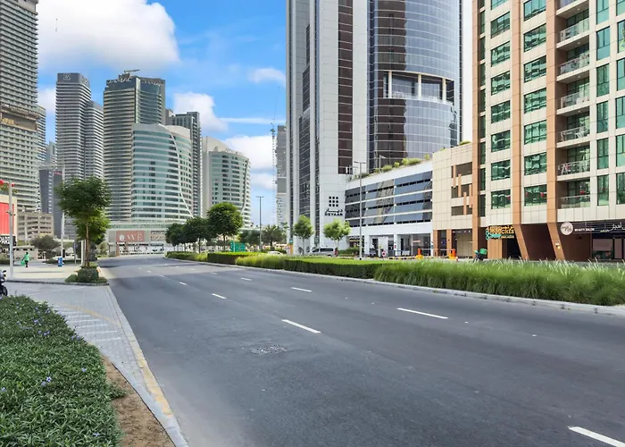 Burj Khalifa And Canal Views - Luxury s For Rent In Dubai Business Bay