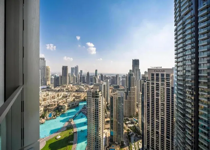 Luxe s Near Dubai Mall, Burj Khalifa - Pool, Gym, & Parking