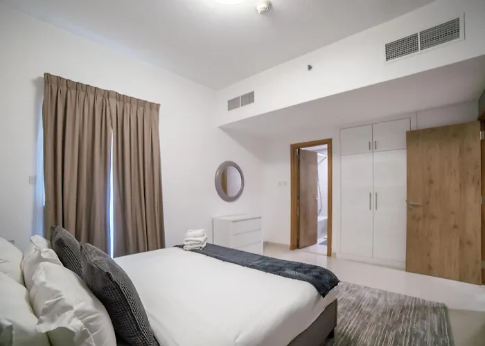 Continental Tower, Dubai Marina - Luton Vacation Homes