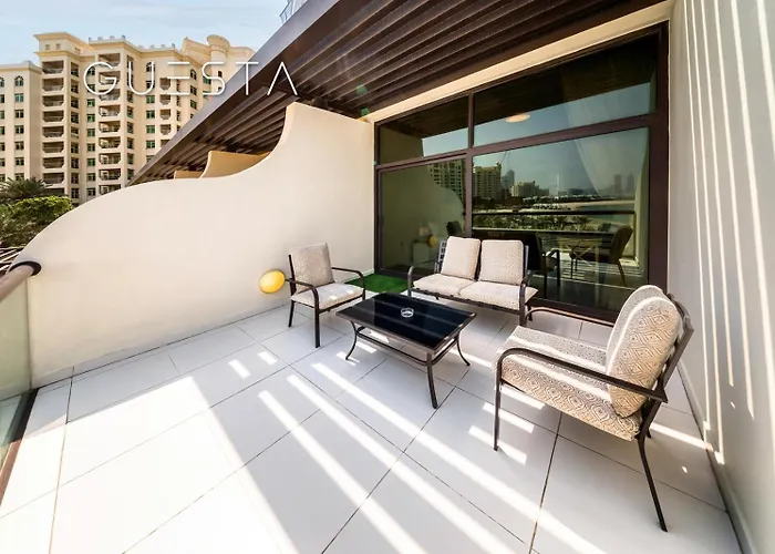 Club Vista Mare, Free Riva Beach Club Access