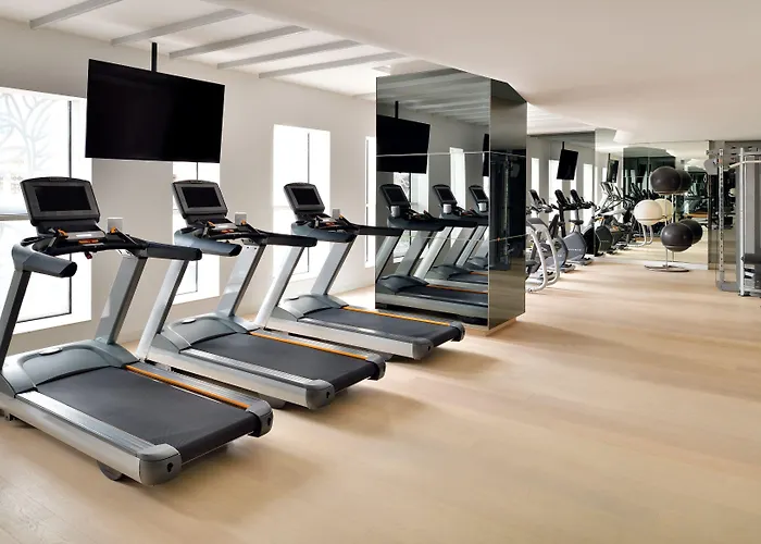 Crowne Plaza Marina By Ihg