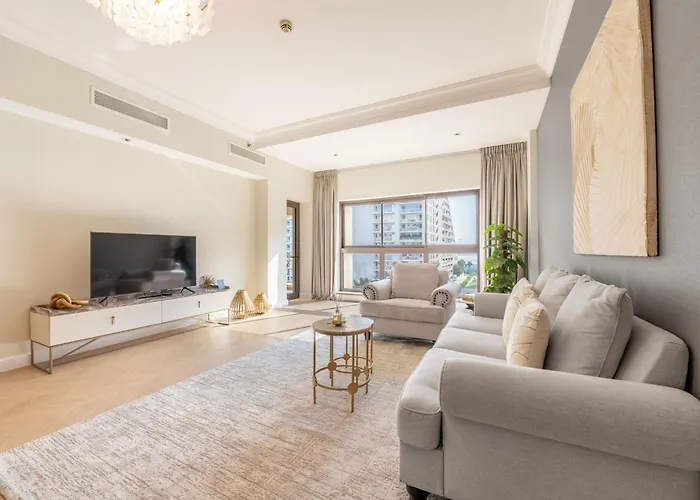 Ultra Luxury Palm - Beach Resorts Neighbourhood