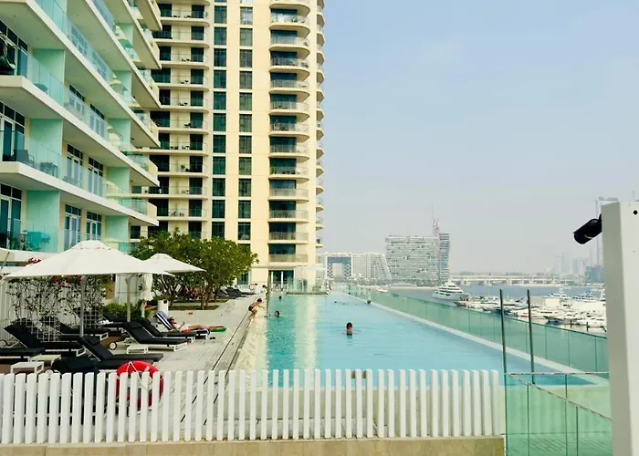 Marina Skyline View & Dubai Harbour Beachfront