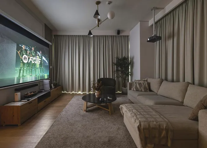 Cinema Suite Luxury 2-Bed Near Dubai Mall