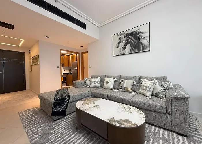 Trinity Holiday Homes - Sheikh Zayed Road Right Next To Financial Center Metro Station Exit 1