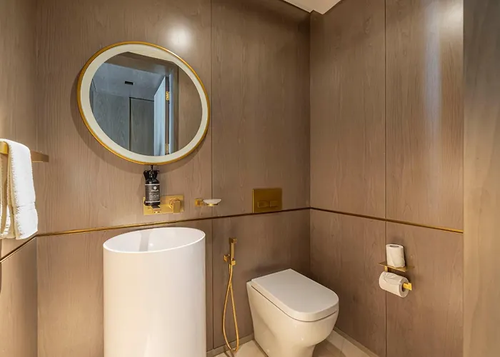Five Palm Residence - Elegant Homes