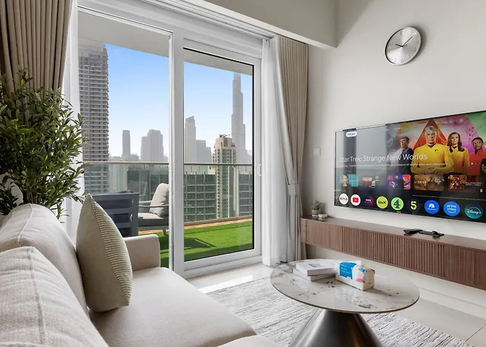 Burj Khalifa And Canal Views - Luxury Apartments For Rent In Dubai Business Bay