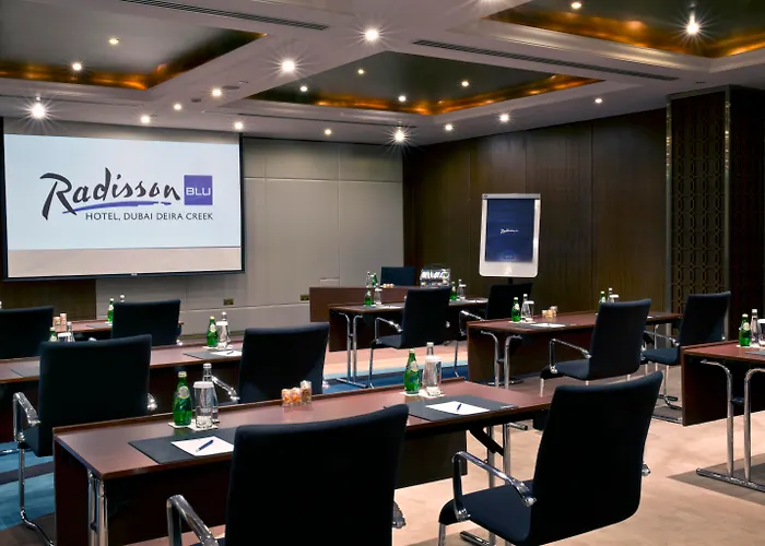 Radisson Blu Hotel, Dubai Deira Creek