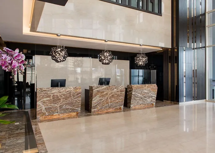 Radisson Blu Hotel, Dubai Canal View