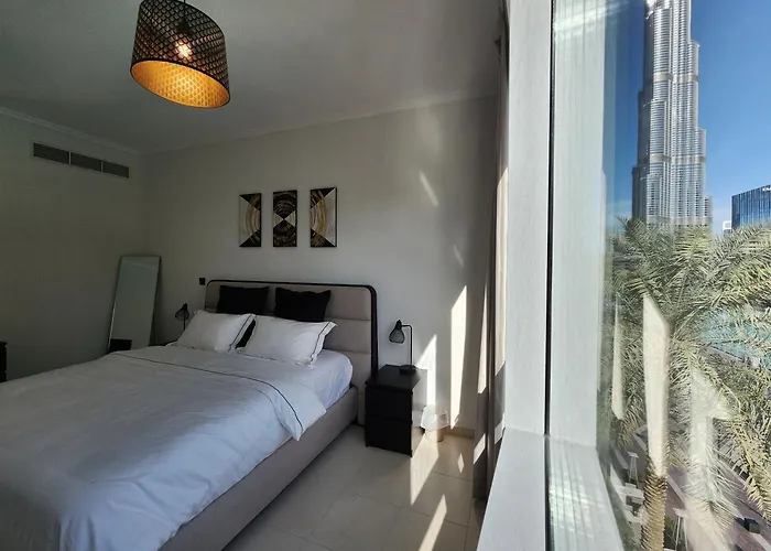 Downtown Oasis, Burj Khalifa Views, Luxury Amenities