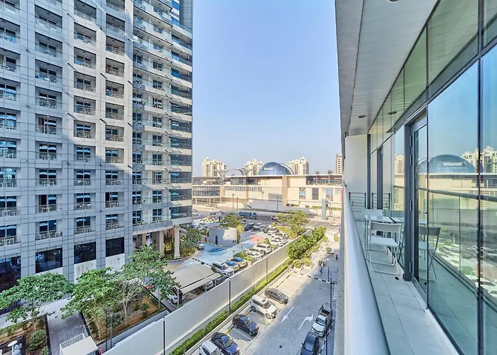 First Class Apartments In Seven Palm With Direct Access To The West Palm Beach And Nakheel Mall