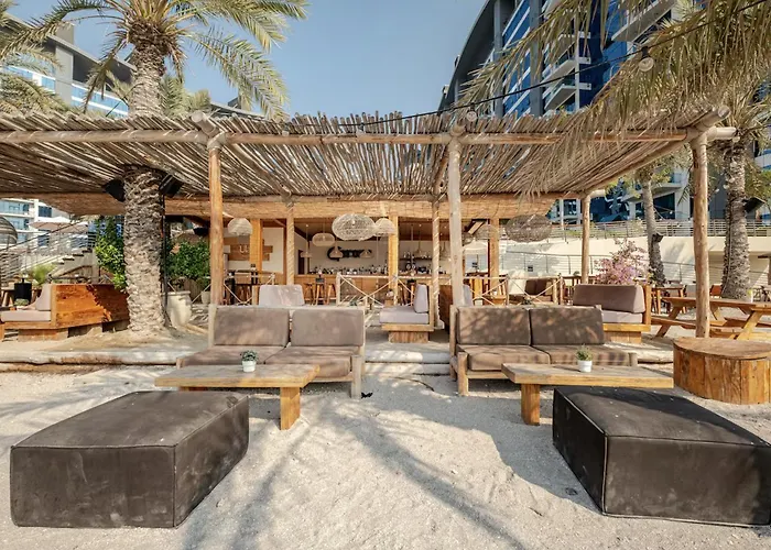 Seven Palm Apartments - Infinity Pool & Direct Beach Access